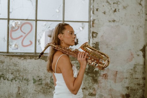 Aina Helgeland Davidsen - GåMedHjertet